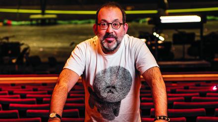 Barrie Kosky im Zuschauerraum der Komischen Oper
