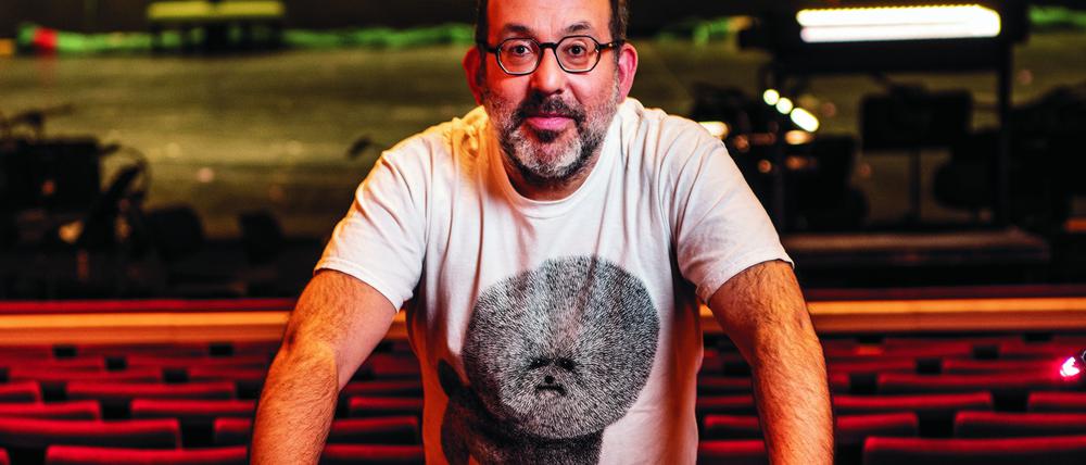 Barrie Kosky im Zuschauerraum der Komischen Oper