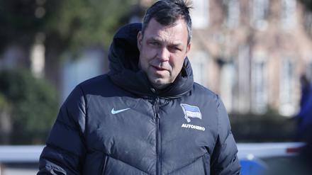 Deutschland, Berlin, Sportpark, GER, 1.FBL, Hertha BSC, Saison 2021/22, Training, Foto: Andreas Menger, Torwarttrainer *** Germany, Berlin, Sportpark, GER, 1 FBL, Hertha BSC, season 2021 22, training, photo Andreas Menger, goalkeeper coach.