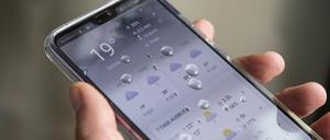Die Wetter-Apps zeigen nicht nur an, ob es Regen geben soll, sondern auch mit welcher Wahrscheinlichkeit es dazu kommt.