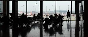 Wer vor dem Urlaub feststellt, dass der Pass abgelaufen ist oder die Impfung fehlt, muss nicht gleich die Reise abbrechen.