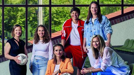 Die Gründerinnen: Verena Pausder (links vorne), Tanja Wielgoß, Lisa Währer Ariane Hingst, Katharina Kurz und Felicia Mutterer (vorne rechts),