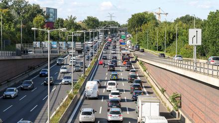 Als erste hat die Linke-Fraktion am Dienstag einen Antrag gegen den A100-Weiterbau beschlossen.