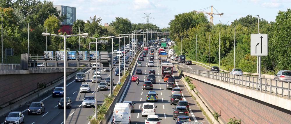 Als erste hat die Linke-Fraktion am Dienstag einen Antrag gegen den A100-Weiterbau beschlossen.