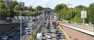 Als erste hat die Linke-Fraktion am Dienstag einen Antrag gegen den A100-Weiterbau beschlossen.
