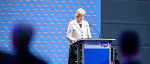 Erika Steinbach, Vorsitzende der AfD-nahen DES, hält beim Bundesparteitag der AfD eine Rede.