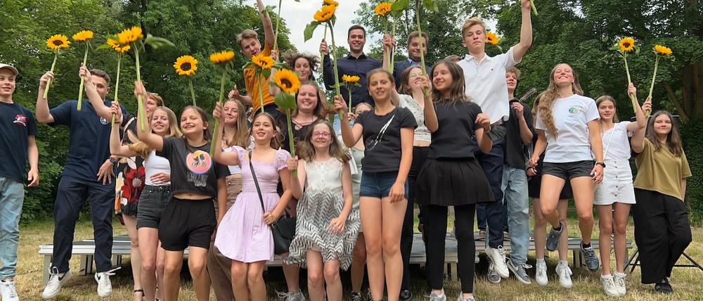 Es waren wieder 50 junge Leute, die im Juni vom Bezirksamt als „Bezirksheld“ oder „Bezirksheldin“ ausgezeichnet wurden.