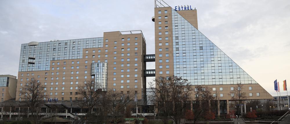 Auch im Estrel Hotel müssen Gäste derzeit fünf Prozent des Nettoübernachtungspreis aufgrund der City Tax drauf zahlen - es sei denn sie sind geschäftlich unterwegs.