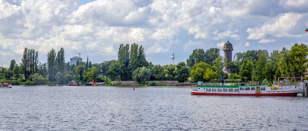 Wolken über dem Rummelsburger See.
