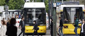 Deutschlandweit nutzen Millionen Menschen das Neun-Euro-Ticket.
