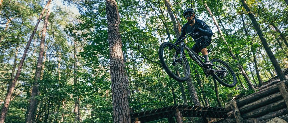 Sandro Beck, Vorsitzender von Downhill Berlin, auf der Piste.