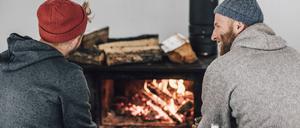  Weil viele Menschen Angst vor Gasengpässen und hohen Heizkosten haben, steigt aktuell die Nachfrage nach alternativen Heizmöglichkeiten. 