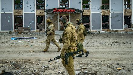 Ukrainische Soldaten in der Frontstadt Mykolajiw, rund zwei Autostunden westlichen der Stadt Cherson.