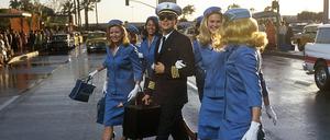 Bildnummer 55143115 Date 02 08 2002 Copyright Imago EntertainmentPictures 2002 Catch ME If You CAN Movie Set Pictured Leonardo DiCaprio As Frank Abagnale Release Date August 2 2002 Movie Title Catch ME If You CAN Studio Amblin Entertainment Plot a True Story About Frank Abagnale Jr Who Before His 19th Birthday successfully Conned Millions of Dollars Worth of Checks As a Pan at Pilot Doctor and legal Prosecutor Regard Use only at FILMTITEL ANSWER PUBLICATIONxINxGERxONLY Celebrities Entertainment Film Kbdig 2002 horizontal  