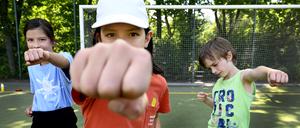 In den ersten beiden Ferienwochen findet das Feriencamp „Kung-Fu meets Turnen“ in Kreuzberg statt.