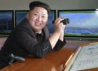 Kim Jong Un schaut in die Ferne. Wann wird seine erste Auslandsreise als Nordkoreanischer Machthaber sein?