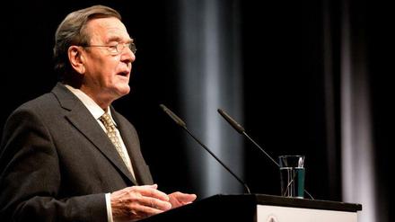 Deutsch-russische Freundschaft: Gerhard Schröder begleitet das Projekt Ostseepipeline seit seiner Zeit als Bundeskanzler.
