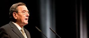 Deutsch-russische Freundschaft: Gerhard Schröder begleitet das Projekt Ostseepipeline seit seiner Zeit als Bundeskanzler.