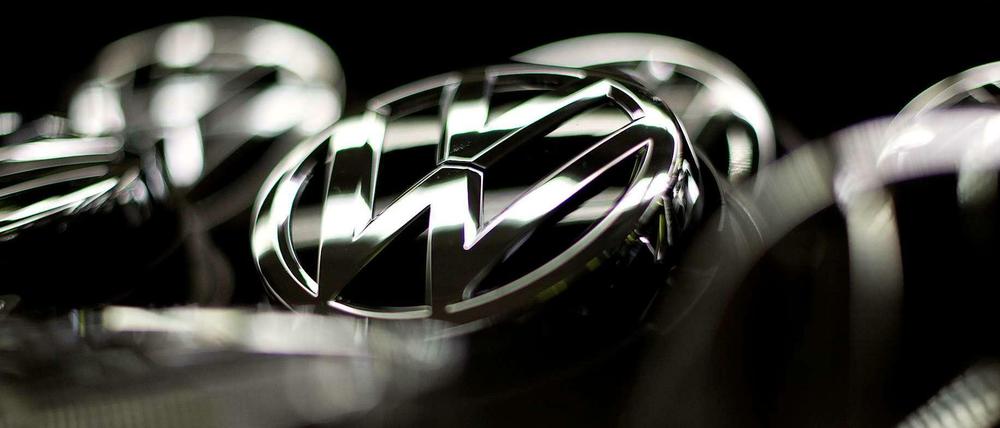 Das Volkswagen Logo in seiner Rohfassung.