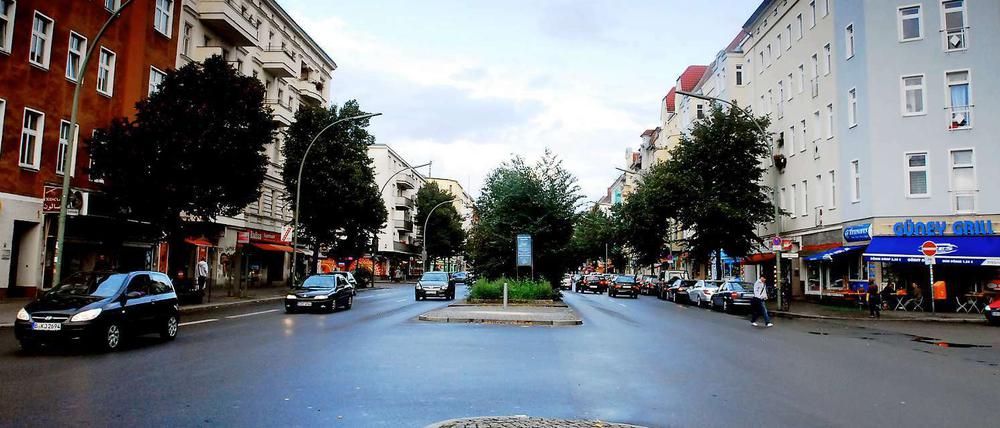 Nicht hübsch, aber umtriebig: Die Sonnenallee in Neukölln ist Durchgangsstraße und Konsummeile.