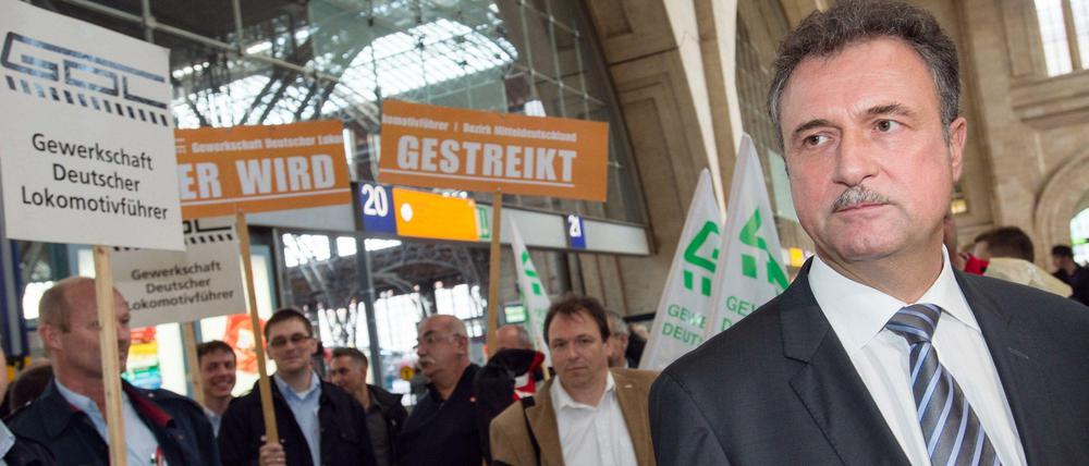 Streik um jeden Preis? Auch im Kreis der Gewerkschaften ist der Kurs von GDL-Chef Claus Weselsky (r.) umstritten.