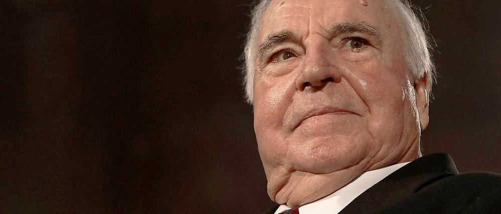 Aber auch Deutschland hat Kandidaten zu bieten: Helmut Kohl war maßgeblich für die deutsche Einheit verantwortlich und hat sich um die europäische Einigung verdient gemacht. 