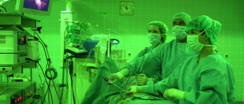 Sonderbeilage: Perspektive MIC-Klinik, Berlin Zehlendorf, Operation ©Thilo Rueckeis HF