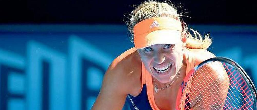 Ein einziger Krampf. Angelique Kerber fehlte bei ihrer 4:6, 6:0, 1:6-Niederlage gegen die Rumänin Irina-Camelia Begu genauso die Lockerheit wie Sabine Lisicki, die Kristina Mladenovic aus Frankreich 6:4, 4:6, 2:6 unterlag. Foto: Reuters