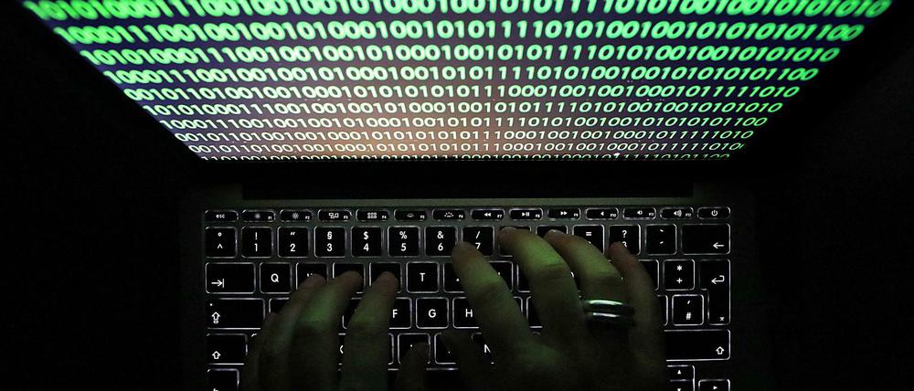 Binärcodes - die Grundbausteine der Digitalisierung erobern alle Lebensbereiche. Daraus ergeben sich immer neue, auch ethische Herausforderungen. 