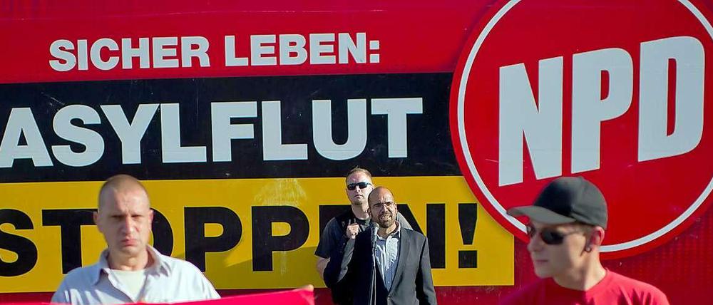 Eine NPD Demonstration gegen die Errichtung eines Asylheims.
