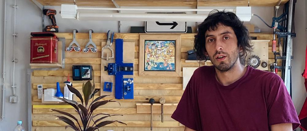 Will das Monopol in der Provinzstraße zum Kreativstandort ausbauen: Der Künstler Jose Alarcon.