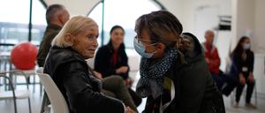 Alzheimer's patient Laure, 87, attends a music session at the Village Landais Alzheimer site in Dax, France, September 24, 2020. Picture taken on September 24, 2020. REUTERS/Gonzalo Fuentes