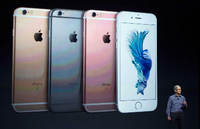 Apple-Chef Tim Cook präsentierte in San Francisco die neuen iPhones 6S und 6S Plus. Sie gibt es nun auch im Farbton Roségold.