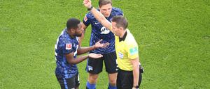 Deyovaisio Zeefuik sieht in Leipzig die Rote Karte und Hertha verliert danach das Spiel in Leipzig.