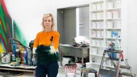 Künstlerin Katharina Grosse in ihrem Atelier.