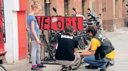 Schrauben fürs Taschengeld. Bei Velofit in Kreuzberg treffen sich Kinder zum Lernen und Basteln. 