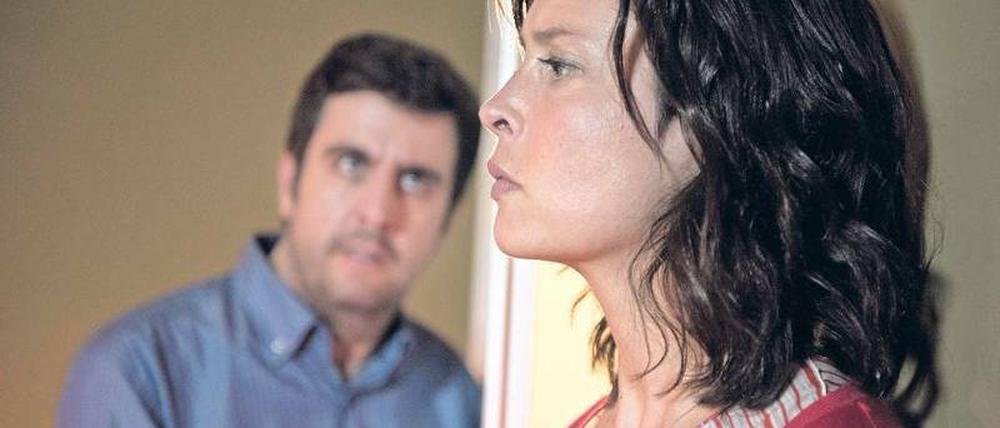Walter White? Nein, der Druckereibesitzer Jochen Lehmann (Bastian Pastewka) und seine Frau Julia (Susanne Wolff). Foto: ZDF
