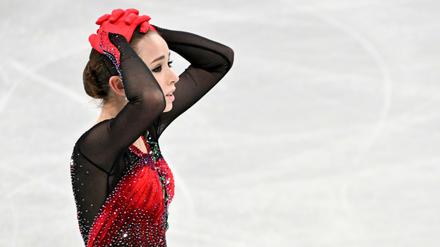 Die erst 15 Jahre alte Eiskunstläuferin Kamila Walijewa gilt als Wunderkind ihrer Branche.