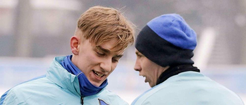 Nur nicht den Kopf hängen lassen. Sinan Kurt bei seiner ersten Trainingseinheit mit den Profis von Hertha BSC. 
