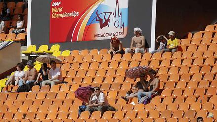 Es leuchten die Sitze. Ein normaler Tag im Moskauer Stadion.