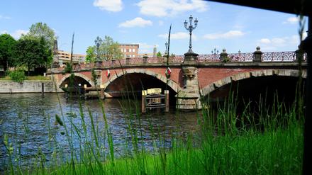 An der Luther-Brücke am Schloss Bellevue in Berlin-Moabit soll nächste Spreeradweg-Abschnitt beginnen.