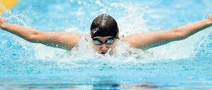 Mit offenen Armen nach der Zukunft greifen. Kathrin Demler, hier in Berlin auf der 200-Meter-Lagen-Strecke, gehört zu den hoffnungsvollsten Nachwuchsathleten im Deutschen Schwimm-Verband.