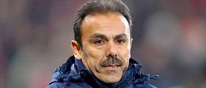 Jos Luhukay darf sich über eine starke Hinrunde mit Hertha freuen.