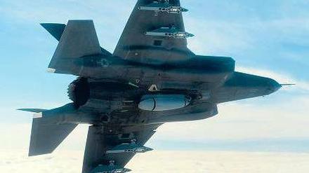 Milliarden für Munition. Nichtregierungsorganisationen (NGOs) werfen der Deutschen Bank vor, etwa durch Kredite oder Anteile an Firmen wie Lockheed Martin die Herstellung von Waffen zu fördern.Foto: Reuters
