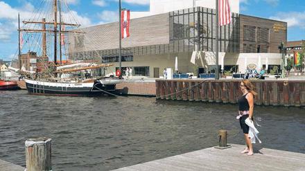 Geschichte am Kai. Das Auswandererhaus am Neuen Hafen in Bremerhaven zeigt in einem Erweiterungsbau die deutsche Migrationsgeschichte seit 1685.
