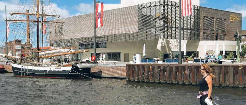 Geschichte am Kai. Das Auswandererhaus am Neuen Hafen in Bremerhaven zeigt in einem Erweiterungsbau die deutsche Migrationsgeschichte seit 1685.