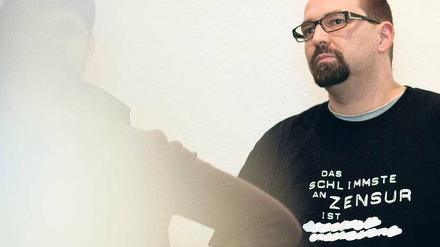 Auf Bewährung. Der Landeschef der Piraten Hartmut Semken hat ein Problem mit der Abgrenzung von Rechtsextremen. Jetzt haben viele in der Partei ein Problem mit ihm. 