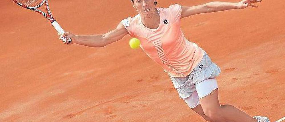 Zwischen Euphorie und Absturz. Titelverteidigerin Francesca Schiavone steht bei den French Open unter Druck; wenn sie in Paris versagt, droht der tiefe Fall. Foto: dpa