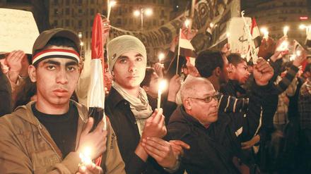 Vom Tahrir-Platz in Kairo, wo auch am Mittwochabend wieder gegen das Mubarak-Regime demonstriert wurde (Bild), erhalten die Blogger viele Anrufe. Foto: AFP