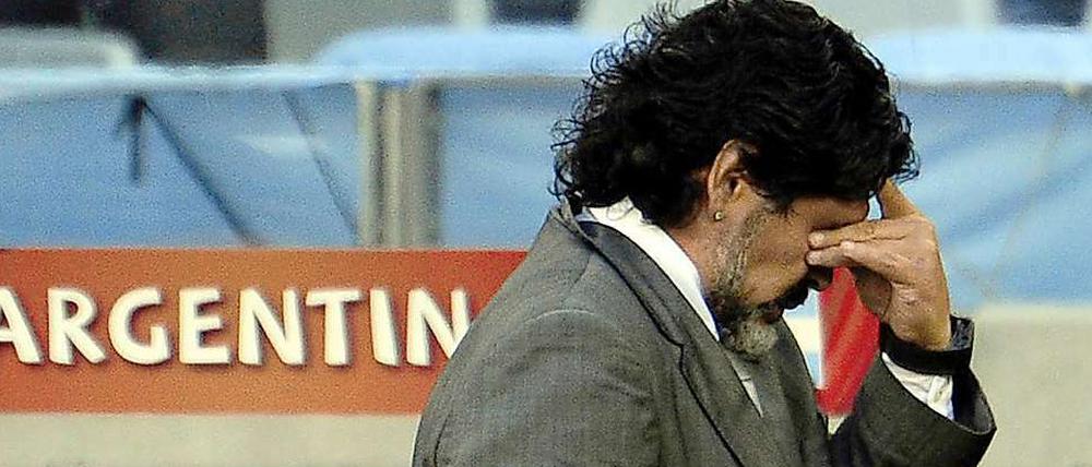 Diego Maradona ist erst einmal abgetaucht und überlässt zunächst Anderen das Reden.